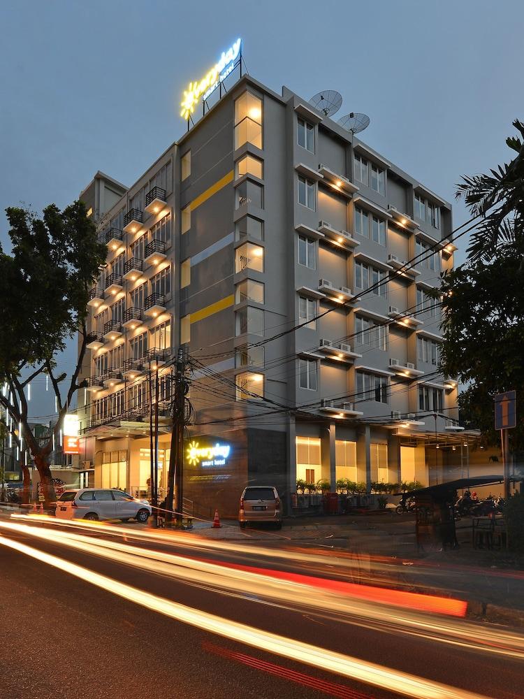Everyday Smart Mayestik Hotel