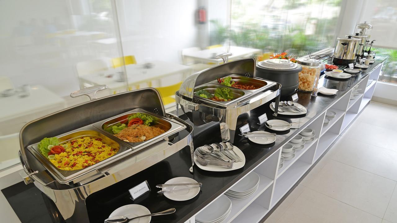Hotel Everyday Smart Mayestik Jakarta