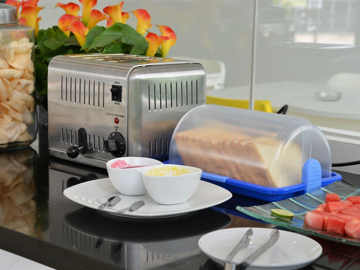 Hotel Everyday Smart Mayestik Jakarta